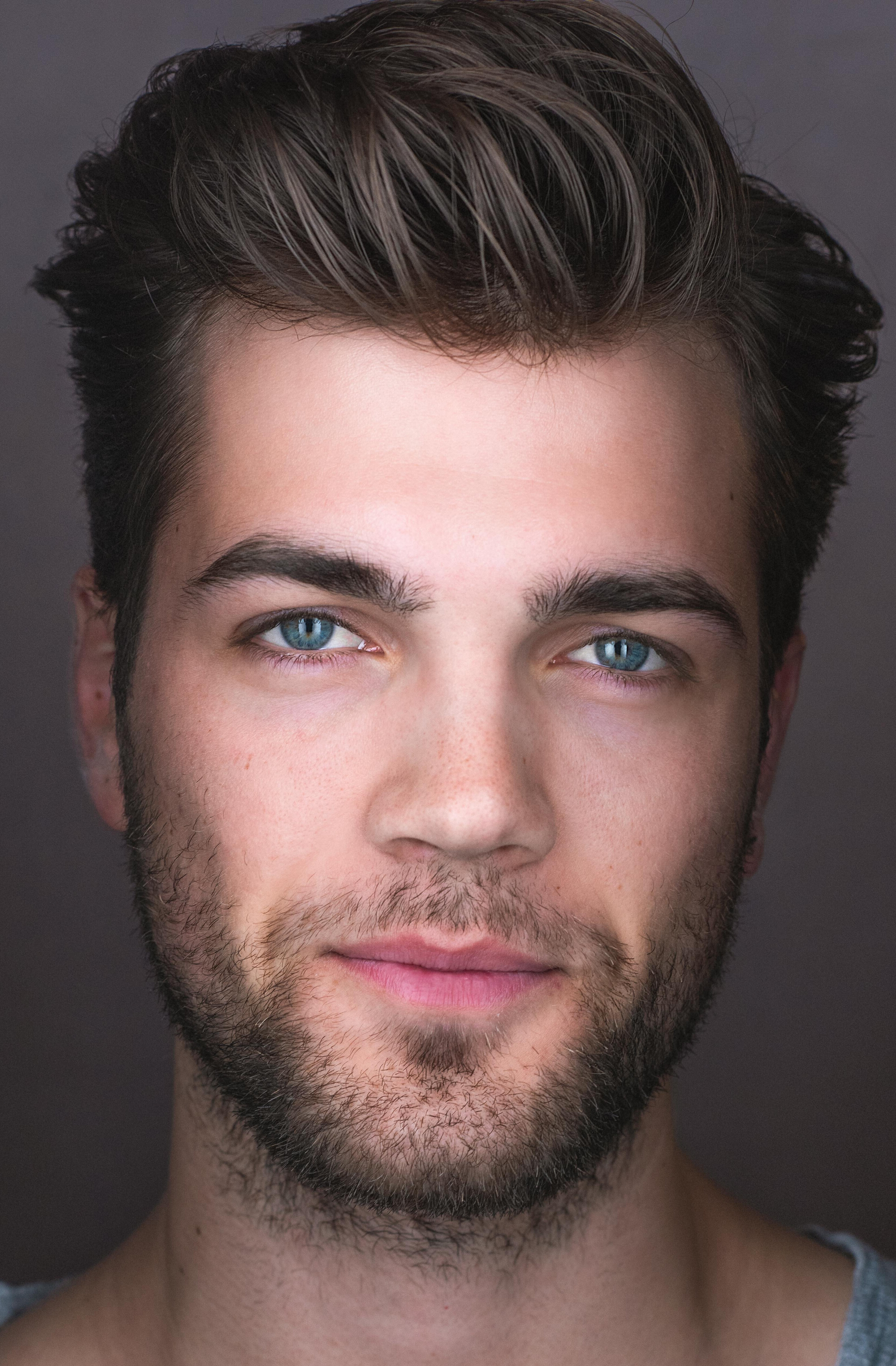 фото Тай Молбак