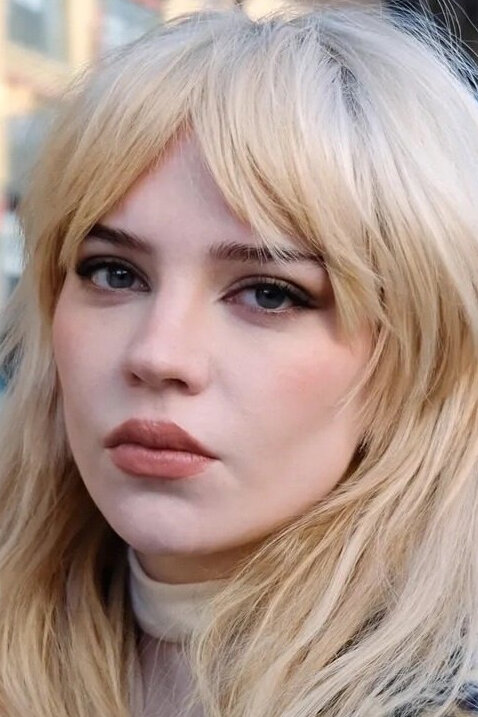 фото Софи Тэтчер