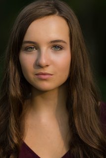 фото Хлоя Суон Спарват