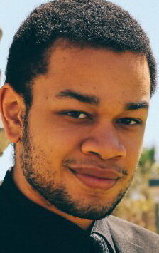 фото Zach Valdry