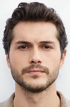 фото Алперен Дуймаз