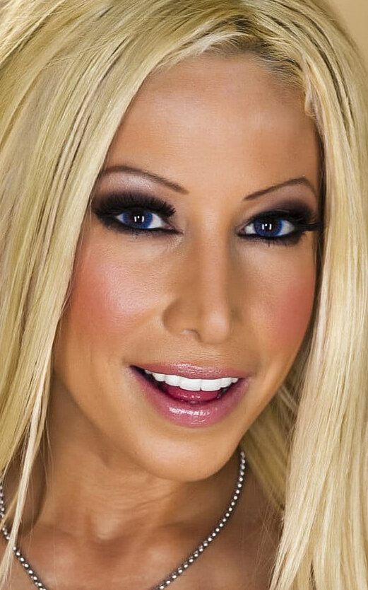 фото Джина Линн