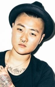 фото Джинна Хан