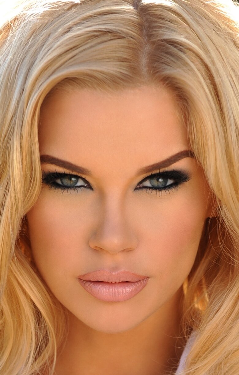 фото Джессика Хинтон