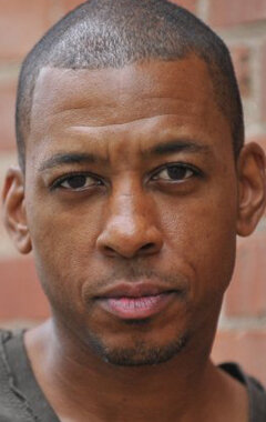 фото Джо Холт