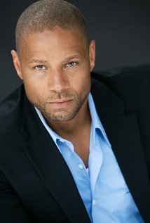 фото Hilton Roberts III