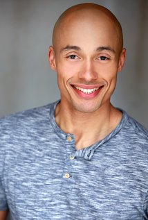 фото James E. Whitley III