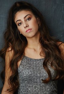 фото Kelsi Davies