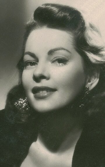 фото Йестер Нефе