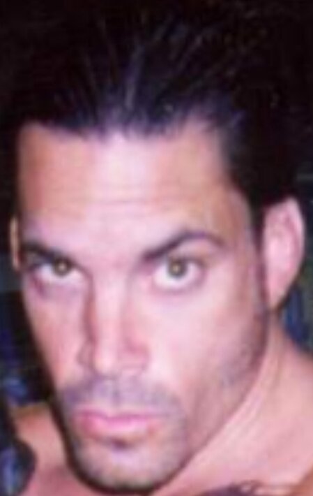 фото Николас Хилл