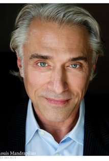 фото Louie Mandrapilias