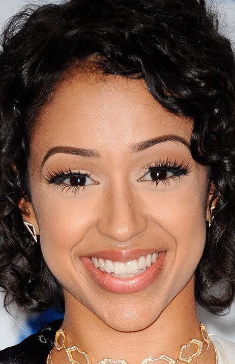 фото Лайза Коши