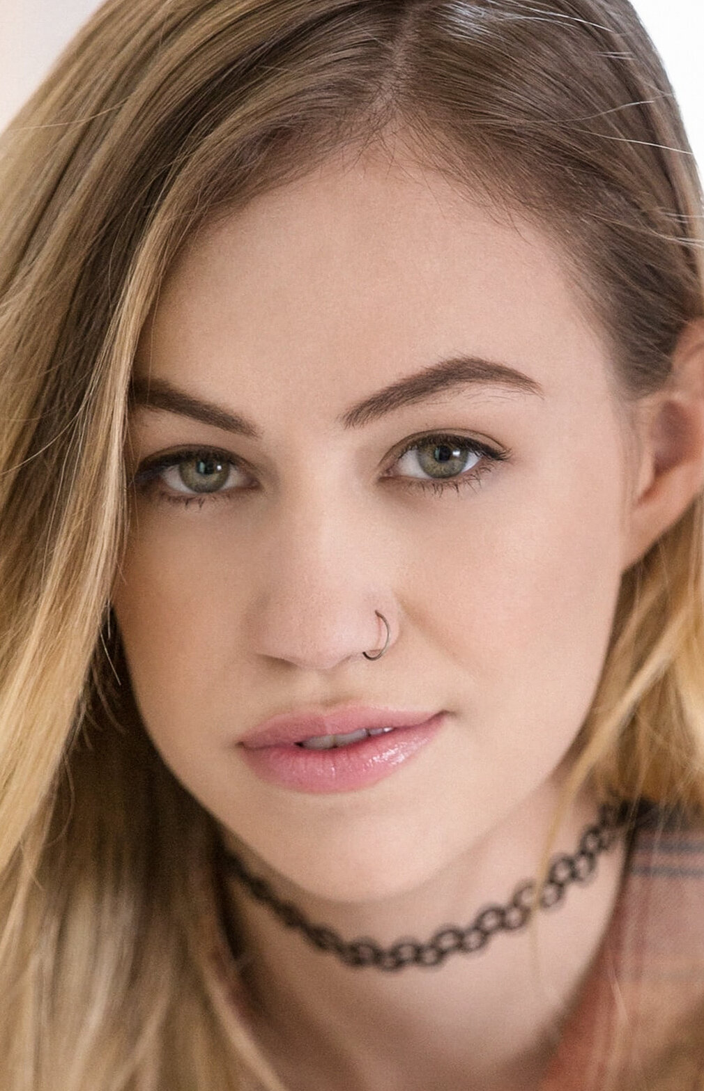 фото Лира Лоувель