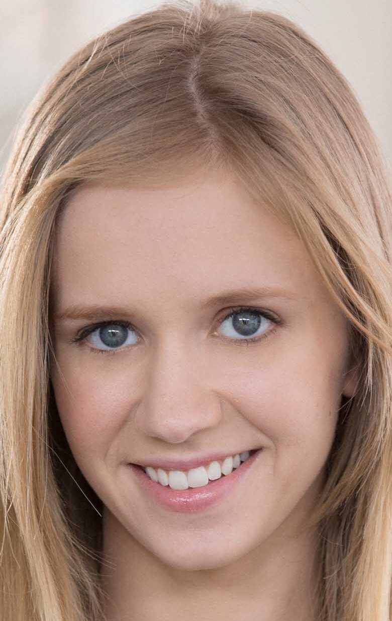 фото Rachel James