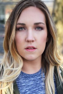 фото Маккензи Гилмор