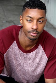 фото Трой Йен Холл