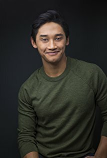 фото Джошуа Дела Крус