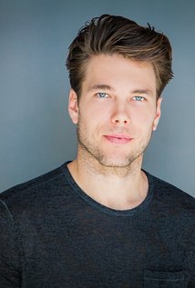 фото Mathew Valois