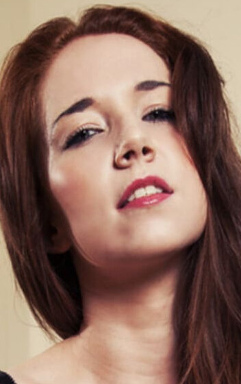 фото Кэнди Блоус