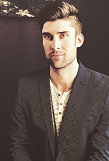 фото Камерон Ларсон