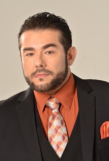 фото Льюи Ловин