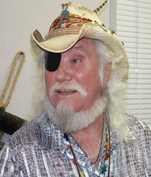 фото Рэймонд Сойер