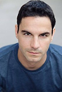 фото Дерек Арнольд