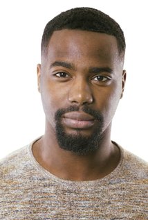 фото Louis Brown