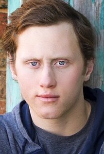 фото Lukas Bryant