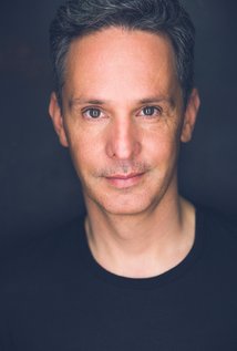 фото Llewellyn Connolly