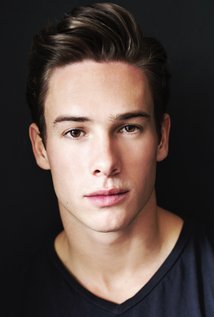 фото Garrison Lambert