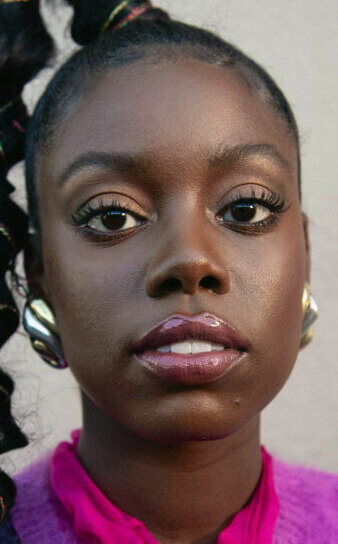 фото Биргунди Бэйкер