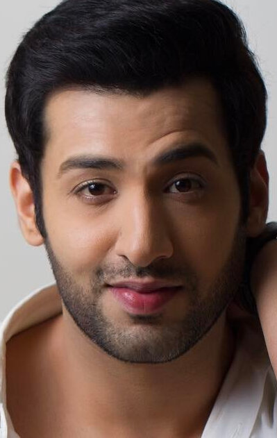 фото Кэнан Малхотра