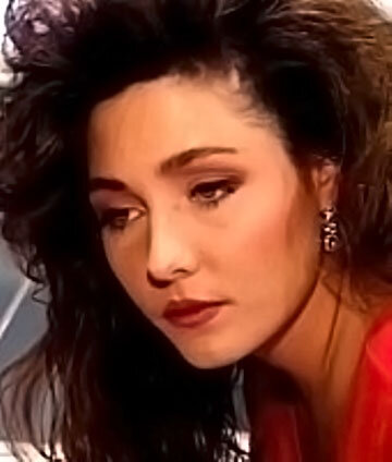 фото Моника Холл