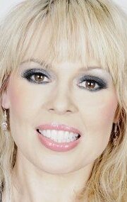 фото Michaela De La Cour