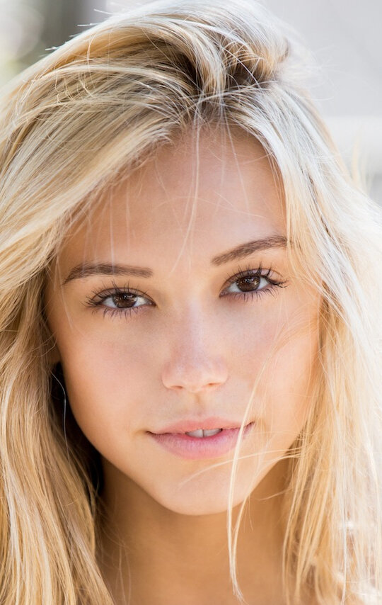 фото Алексис Рен