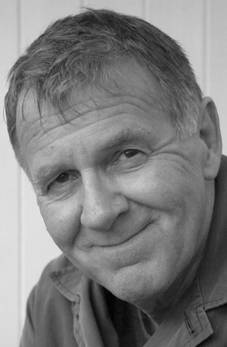 фото Том Уилкинсон