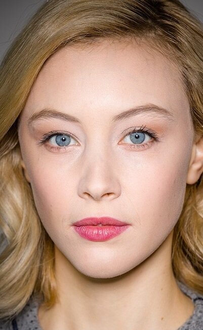 фото Сара Гадон