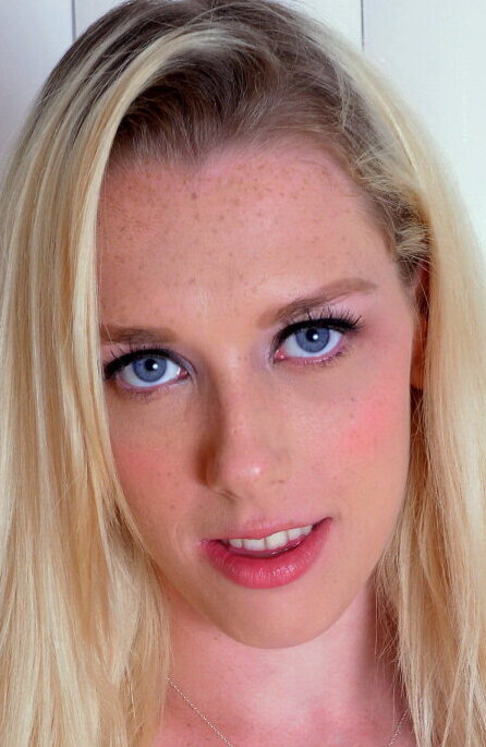 фото Рокси Николь