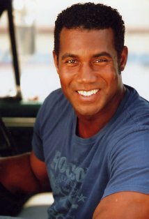 фото Джордж Ли Джонс