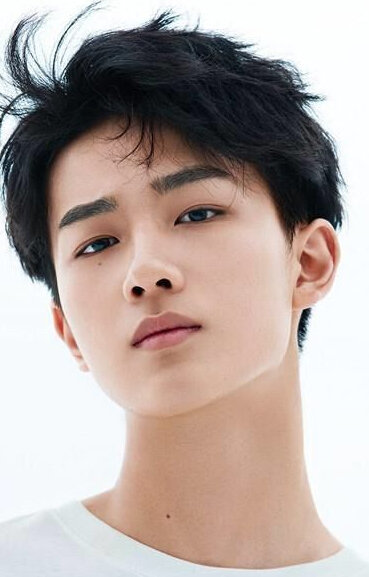 фото Ли Хунъи