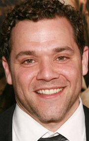 фото Джошуа Битон