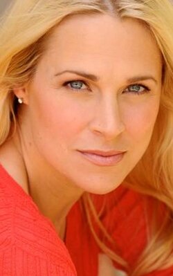 фото Три Донован