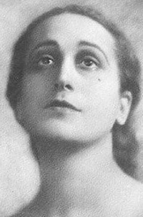 фото Italia Almirante-Manzini