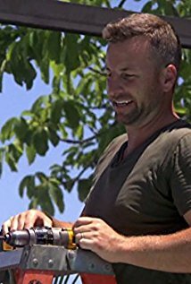 фото Lucas Congdon