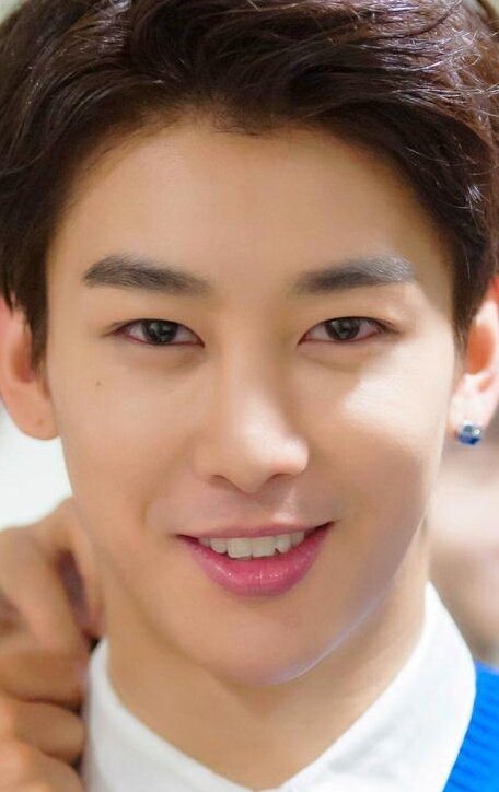 фото Чжоу Исюань