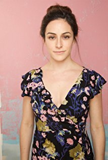 фото Janine Harouni