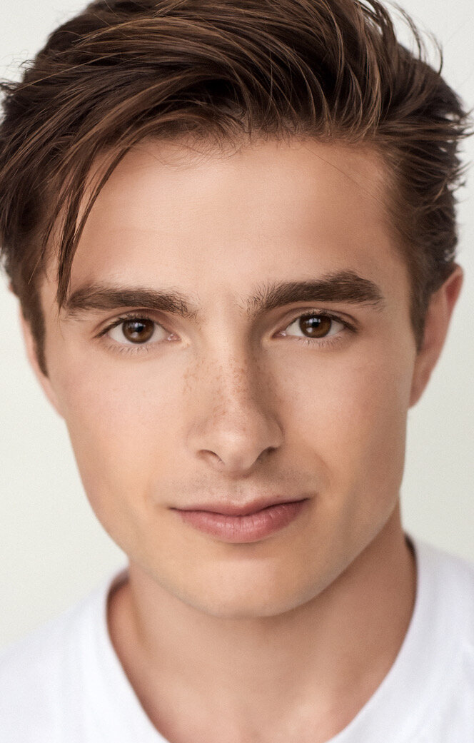 фото Джино Анания