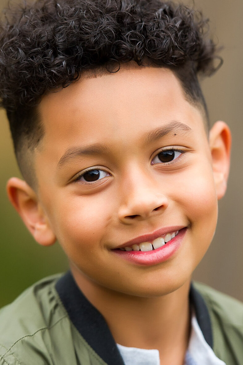 фото Адриан Гру