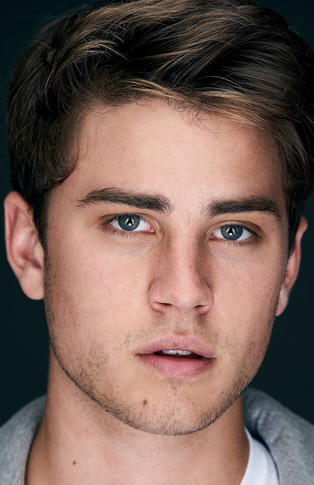 фото Карсон Роулэнд